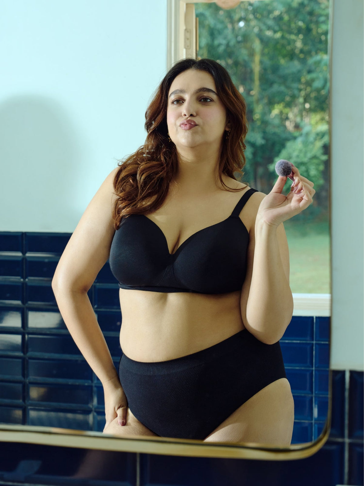 Wireless Support Bra - Non-Wired T-Shirt Bra with Full Coverage Support Bra UNDERNEAT Black S