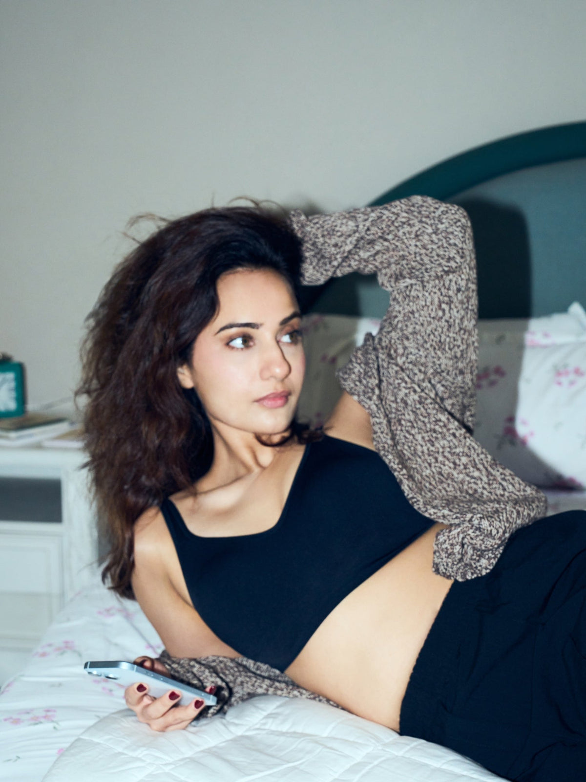 Padded All Day Bra - Lightly Padded Wireless T Shirt Bra with Full Coverage Bra UNDERNEAT Black S